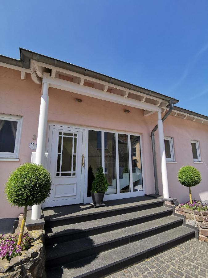 Ferienwohnung Weingut Amlinger&Sohn Neef Exterior foto